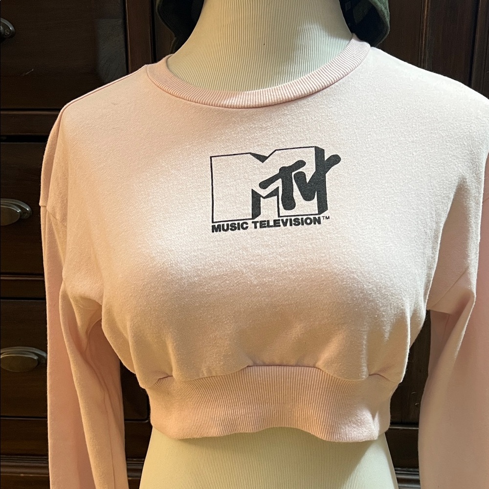 MTV Licensed Women's Light Pink Cropped Sweatshirt, MTV Logo, Retro, Size M